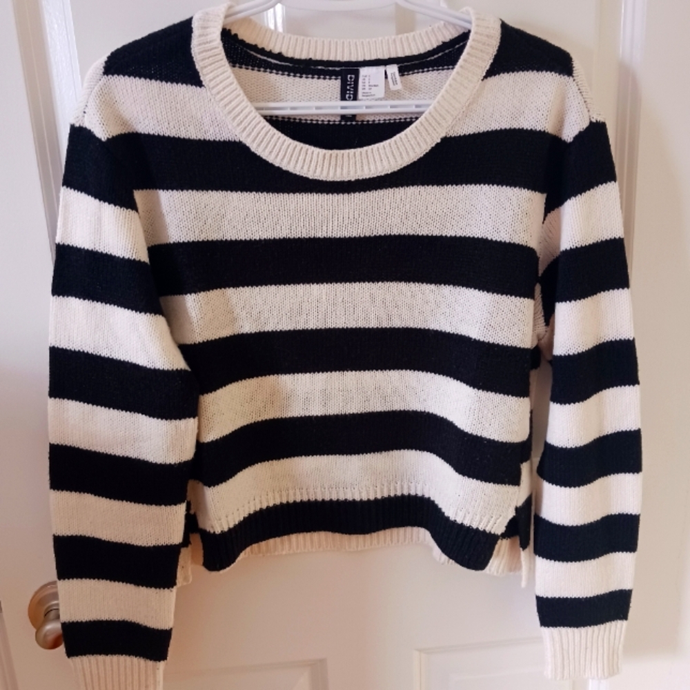 H&M Striped Cropped Sweater